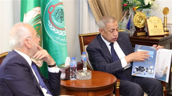 رئيس الأكاديمية العربية للعلوم والتكنولوجيا يستقبل سفير اليونان لبحث آفاق التعاون الأكاديمي والتقني