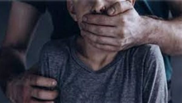 خطفه وهتك عرضه.. تفاصيل الحكم على عامل اعتدى على صغير في المعصرة