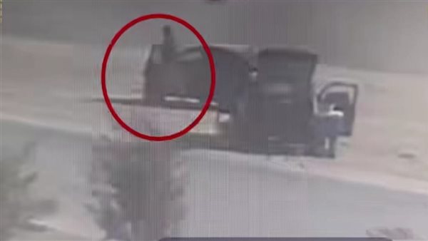مش صديقته.. الداخلية تعرض فيديو يثبت قيادة الطالب للسيارة بواقعة وفاة بائعة الشاي | شاهد
