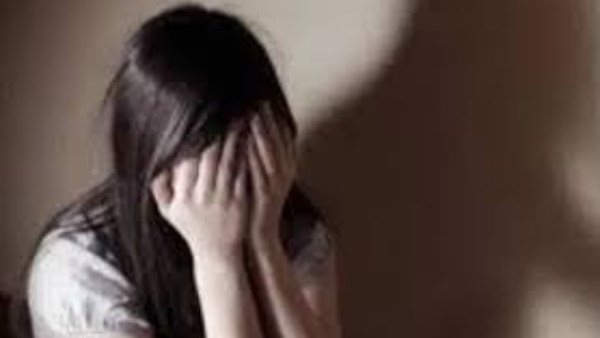 علاقة عاطفية وهتك عرض.. اعترافات مثيرة للمتهم بالهروب مع فتاة لإجبار والدها الموافقة على خطوبتها 