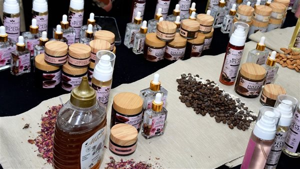من المعمل إلى المنتج النهائي.. طلاب الصيدلة بالجامعة الألمانية يخوضون تجربة الصناعة الدوائية المتكاملة