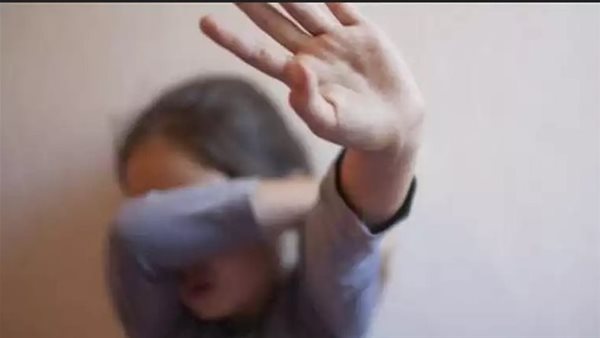 ضرب وتعذيب.. مأساة طفلة أنهى حياتها زوج الأم في أبوالنمرس