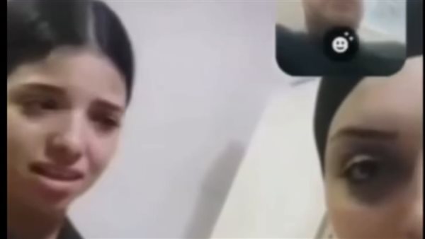 تفاصيل فيديو اعتداء سيدة على طفلتي زوجها خلال مكالمة فيديو 