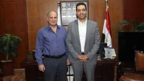 معهد بحوث أمراض العيون يستقبل رئيس الكلية الملكية لأطباء العيون بالمملكة المتحدة