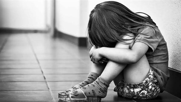 كاميرات المراقبة فضحته.. تفاصيل الحكم على دليفري تحرش بطفلة بشرم الشيخ