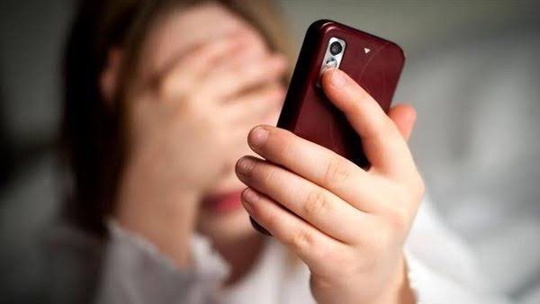 هددها بصور وفيديوهات خاصة.. تفاصيل الحكم على المتهم بابتزاز طالبة في أسيوط