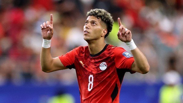  تفويض رسمي لآدم وطني.. تفاصيل مفاوضات الاتحاد السعودي مع إمام عاشور | فيديو