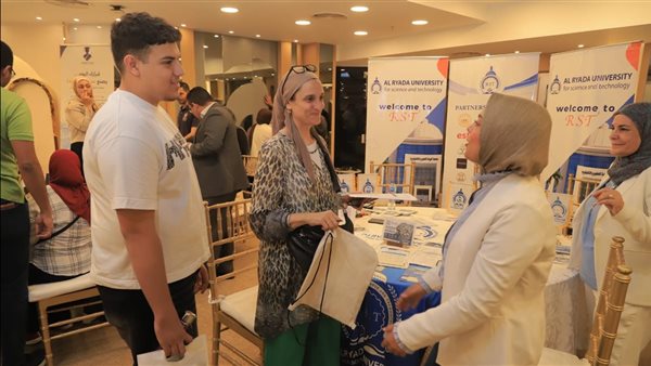إقبال كبير على جناح جامعة الريادة للعلوم والتكنولوجيا بمعرض Student Future
