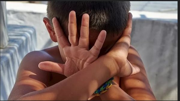 من التبول اللاإرادي إلى الموت.. القصة الكاملة لتعذيب الطفل فارس بشبرا الخيمة