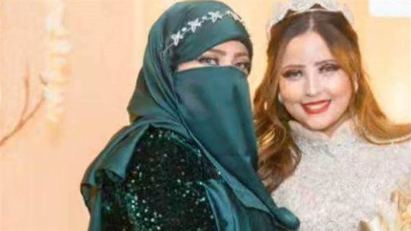 نطقت الشهادتين 50 مرة ورسالة لوالدتها.. تفاصيل اللحظات الأخيرة في حياة نورهان خليل قاتلة والدتها ببورسعيد