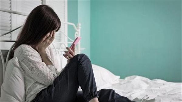  الشبكة مقابل فيديوهاتك الفاضحة.. تفاصيل مثيرة في شهادة الطالبة ضحية ابتزاز خطيبها 