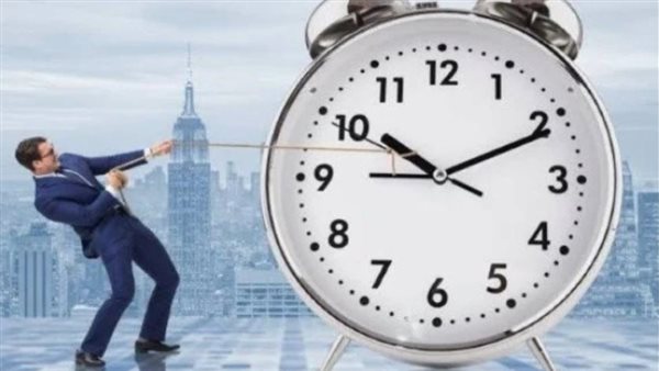  متى يتم تأخير الساعة 60 دقيقة؟.. موعد التوقيت الشتوى 2026