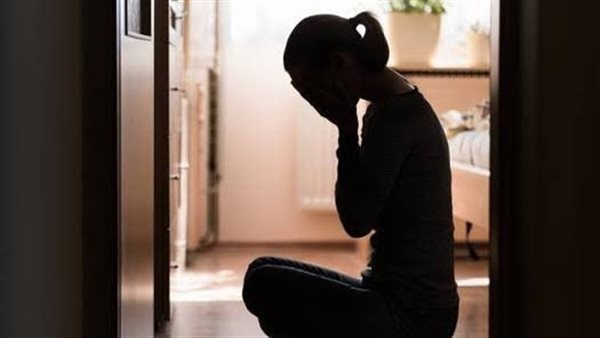 بيقولي أنتي أكبر مني وأصرفي على البيت.. سيدة تطلب خلع زوجها في محكمة الأسرة