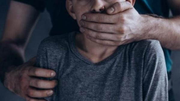 فرجه على أفلام خارجة.. تفاصيل الحكم على محام بتهمة خطف وهتك عرض طفل بالإسكندرية