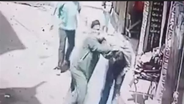 سحلتها في الشارع.. تفاصيل ضبط المتهمة بالاعتداء على زوجة نجلها بالمحلة | فيديو