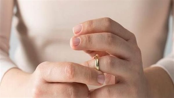 بيبات عند والدته 4 أيام في الأسبوع.. زوجة تطلب الطلاق في محكمة الأسرة بعد 3 سنوات زواج