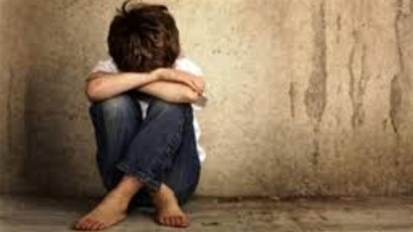  استدرجه لأرض زراعية.. تفاصيل ضبط طالب بتهمة هتك عرض معاق ذهنيا في الصف 