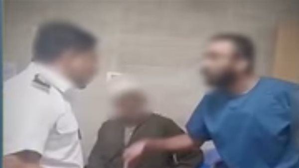 التفاصيل الكاملة لمشادة بين ضابط وطبيب داخل مستشفى بسوهاج | فيديو