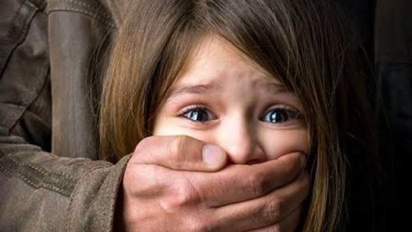 أصحاب شاطيء الزنكلوني هربوه.. تفاصيل إحالة المتهم بالتعدي على قاصر للجنايات