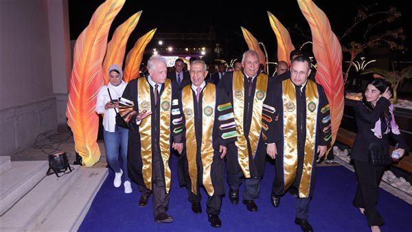 «الأكاديمية العربية للعلوم والتكنولوجيا والنقل البحري» تحتفل بتخريج الدفعة الأولى لكلية الطب البشري بالعلمين الجديدة