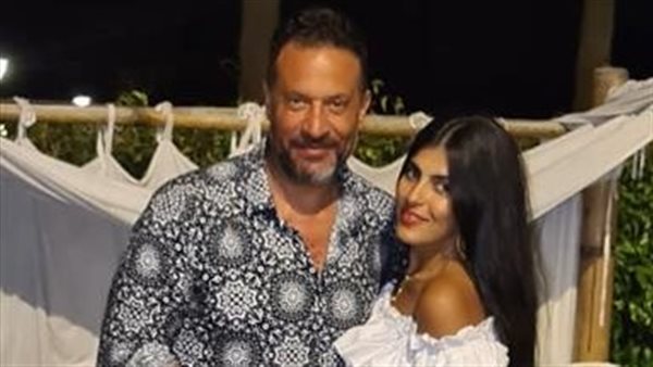 فستان ميتالك.. زوجة ماجد المصري تخطف الأنظار بهذه الإطلالة | شاهد