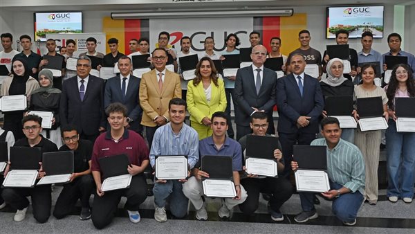 الجامعتان الألمانية بالقاهرة والألمانية الدولية تقدمان 79 منحة لأوائل المحافظات المصرية (صور)