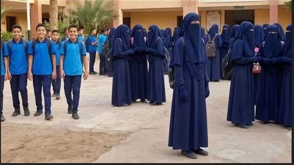 نقاب للبنات.. أول تحرك من تعليم قنا بعد منشور مثير للجدل بمدرسة إعدادية