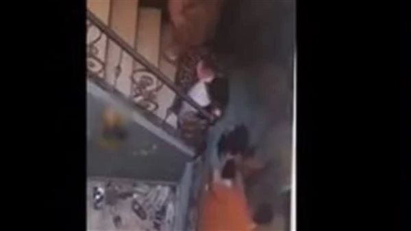 ضربها وسحلها.. تفاصيل ضبط المتهم بالتعدي على زوجة شقيقه بالبحيرة | فيديو