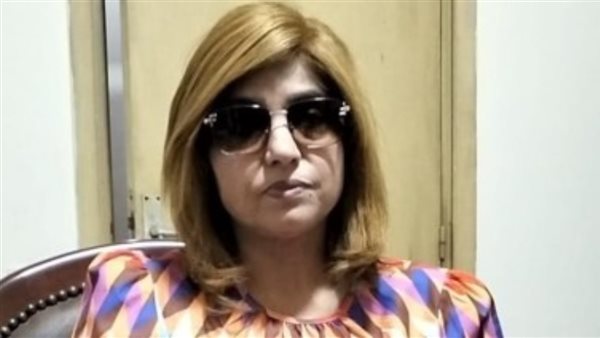 ديدان داخل وجبة.. وفاء مكي تحرر محضرًا ضد مطعم شهير بالدقي