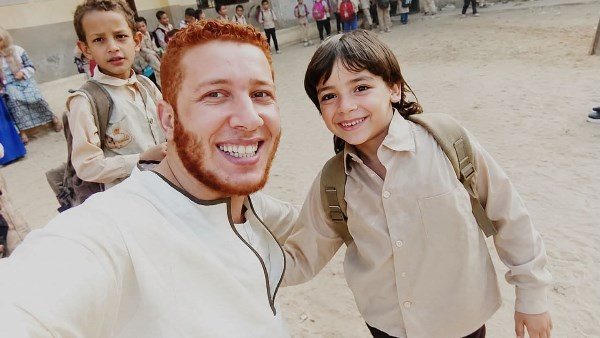 كنت مستني أوصلك أول يوم مدرسة يا صاحبي.. أب يودع نجله في أول أيام الدراسة بكلمات تدمي القلوب