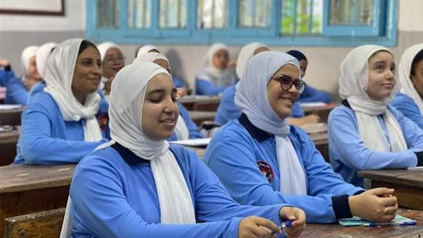 مدرسة أو مدرستان فقط.. قرار جديد من التعليم بشأن طلاب الثانوية العامة القديمة