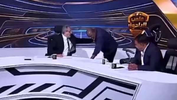 انسحب على الهواء.. التفاصيل الكاملة لخناقة ربيع ياسين وأسامة حسن | فيديو