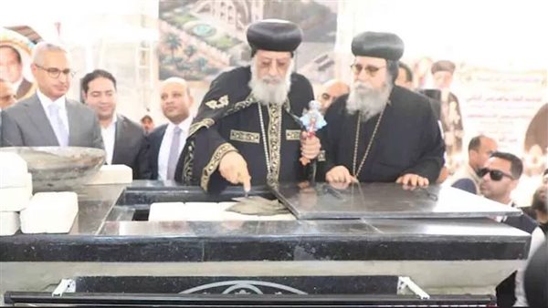 يحفظ تحت الأرض..سر الصندوق الذي وضعه البابا تواضروس داخل حجر أساس كاتدرائية الفشن 