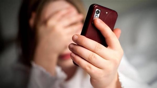بعتتلي فيديوهات خارجة بمزاجها.. اعترافات مثيرة للمتهم بابتزاز فتاة بعد القبض عليه بالنزهة