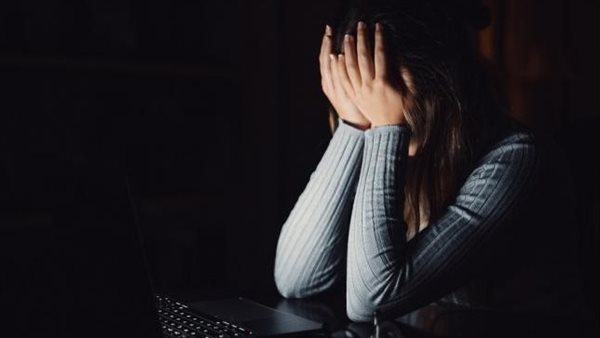  صور مخله بالشرف..حكم رادع على المتهم بابتزاز فتاة في سوهاج