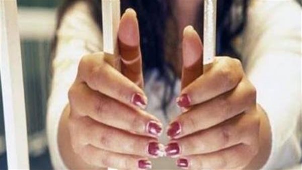 خنقتها ورمتها في الترعة عشان الحلق.. تفاصيل ضبط المتهمة بانهاء حياة طفلة البحيرة 