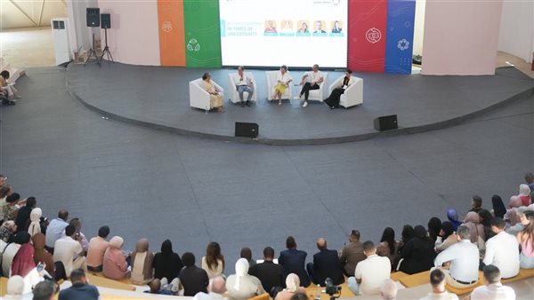 جامعة هليوبوليس تناقش تأثير التنمية المستدامة عالميا بمشاركة خبراء دوليين 