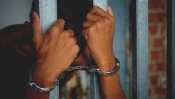  صفقة الكوكايين.. القصة الكاملة لسقوط شاعر غنائي بـ 60 كيسا في القاهرة الجديدة 