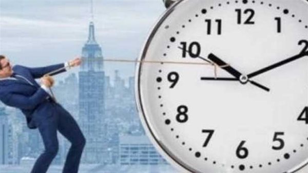  متى تتأخر الساعة 60 دقيقة؟.. موعد التوقيت الشتوي 2026 