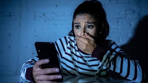 هروب من الفضيحة بعد ابتزازها بصور خاصة.. فاجعة تُهزّ العاشر من رمضان: تفاصيل مأساة محاسبة الشرقية