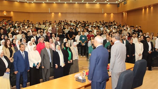 بحضور رئيس مجلس الأمناء ورئيس الجامعة.. جامعة مصر الجديدة تحتفل باستقبال طلاب الدفعة الذهبية الأولى