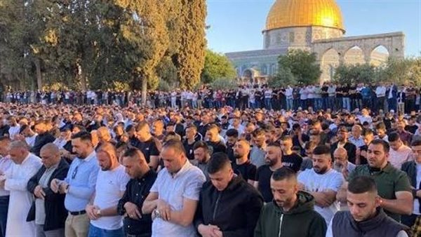 استمرار صلاة الجمعة بالمسجد الأقصى وانتظام الحياة في القدس وسط تدابير أمنية مشددة