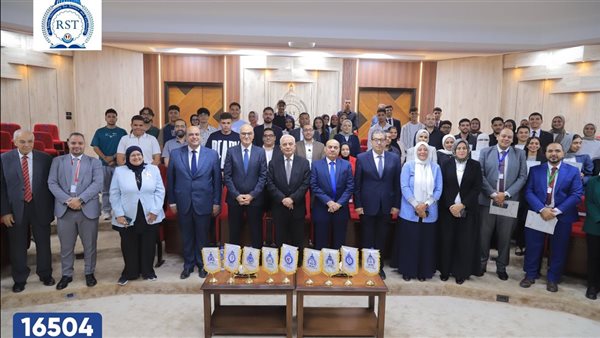 جامعة الريادة تكرم الطلاب المشاركين في برامج تدريب دولية