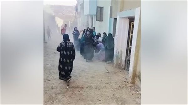 شاب تعدى على فتاتين فتجمعوا على شقيقته.. تفاصيل جديدة عن مشاجرة سنرو بالفيوم | فيديو