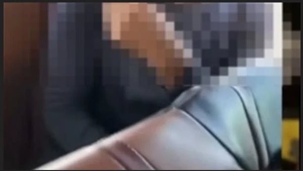 مصوراك وهحبسك.. تفاصيل مثيرة في التحرش بفتاة داخل ميكروباص بالبحيرة | فيديو