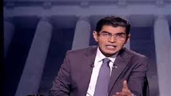 ايمن عطا الله يسلم نقيب المحامين الجديد قائمة بأسماء اشخاص حققوا ثروات من مشروع تنقية الجداول علي الهواء | فيديو 