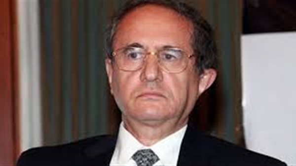 أسامة الغزالي حرب: كورونا تافه مقارنة بالطاعون الأسود | فيديو