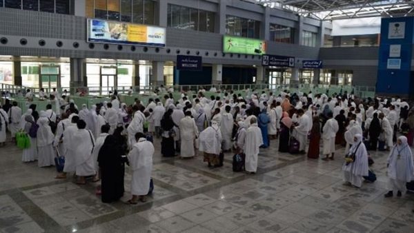 الصحة تناشد العائدين من العمرة بالتزام منازلهم لمدة ١٤ يومًا ضمن الإجراءات الوقائية للتصدى لفيروس كورونا المستجد