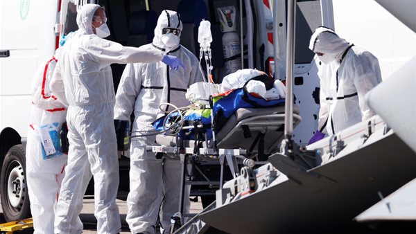 تقرير خطير يفجر مفاجأة .. لماذا يموت بعض الشباب الأصحاء بسبب فيروس كورونا؟