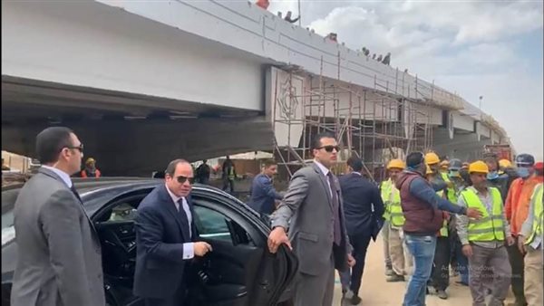 السيسي ثائرا: هو أنا بقول كلام مبيتنفذش.. هي الناس دي مش لابسة كمامات ليه؟ | فيديو 